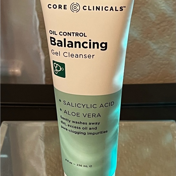 Core Clinicals OIL CONTROL Balancing Gel Cleanser brand new sealed 8 oz - Picture 4 of 8